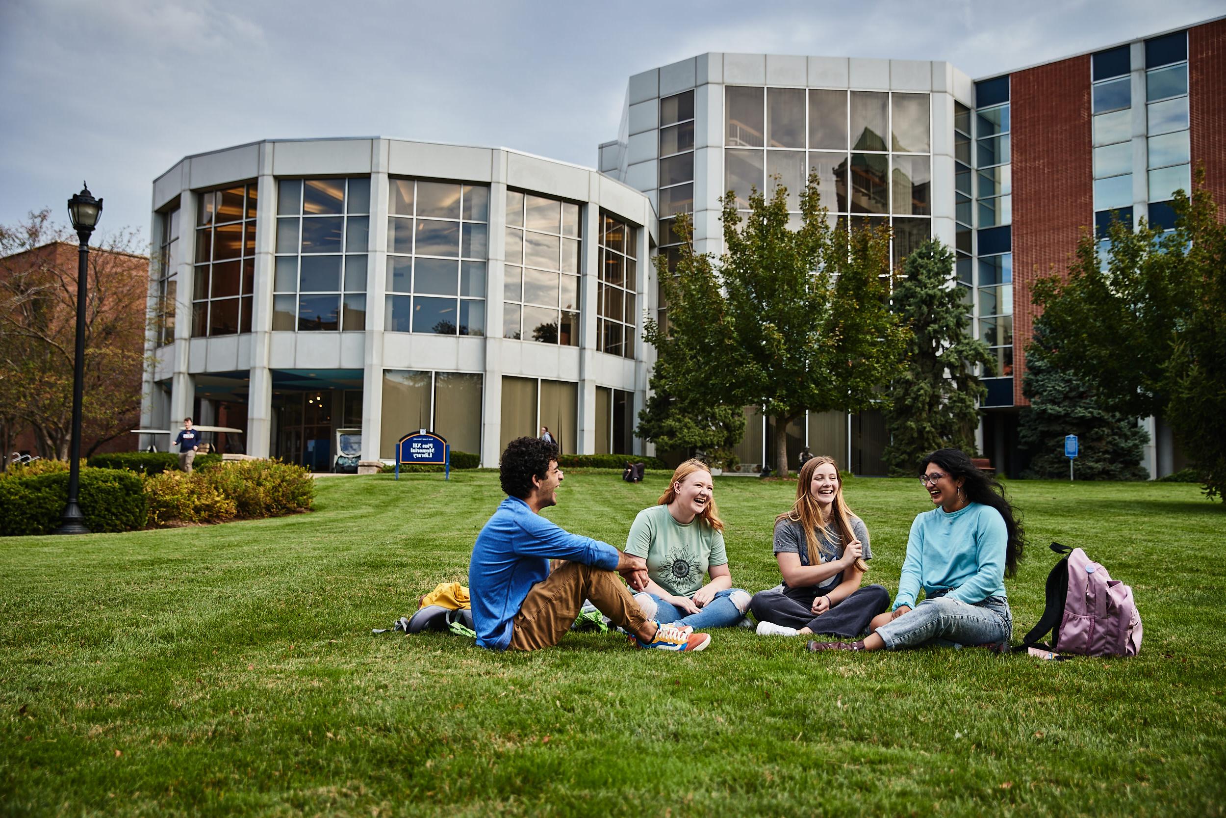 博彩网址大全's Pius XII Memorial Library is open 24-hours a day during the fall and spring semesters and is home to a coffee shop and the Academic Tech Commons. 